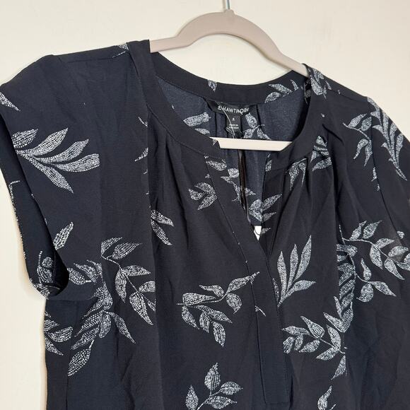 41 Hawthorn Women’s Split Neck Short Sleeve Blouse Black Leaf Print NWT Small - Picture 3 of 7